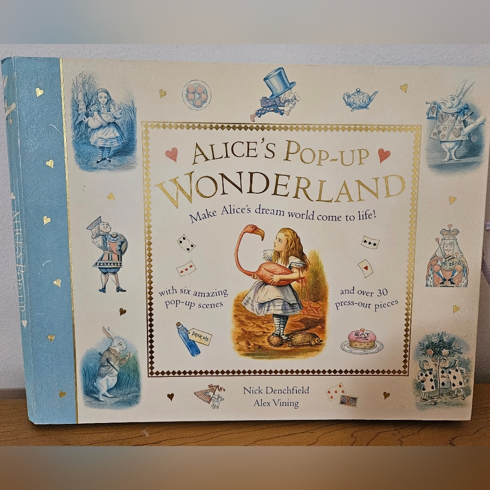 Vintage 2000 Alice's Pop-Up Wonderland Book